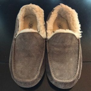 UGG Ascot slipper